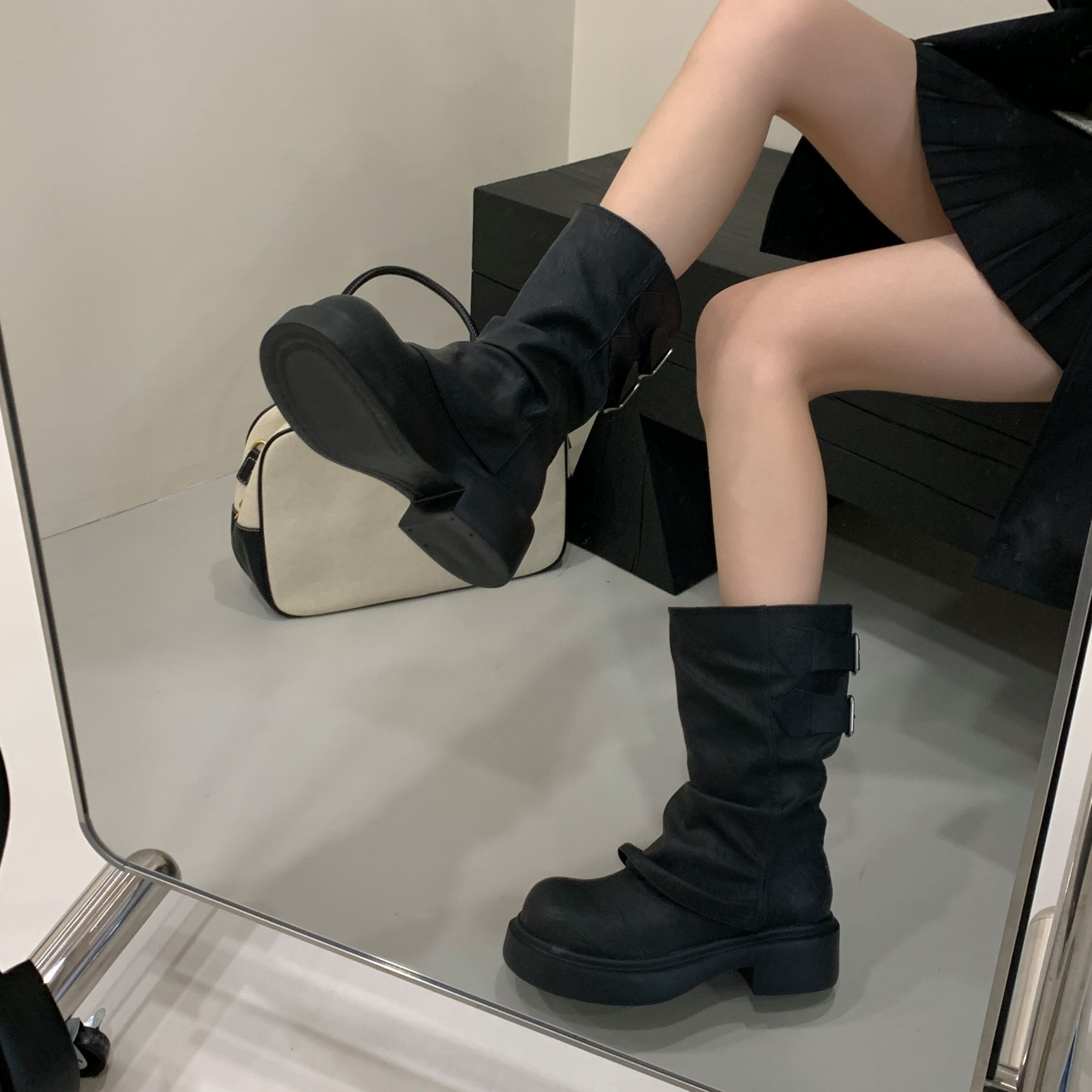 2025 New Chunky Round Toe Boots for Women Sizes 35-40 - Image 5