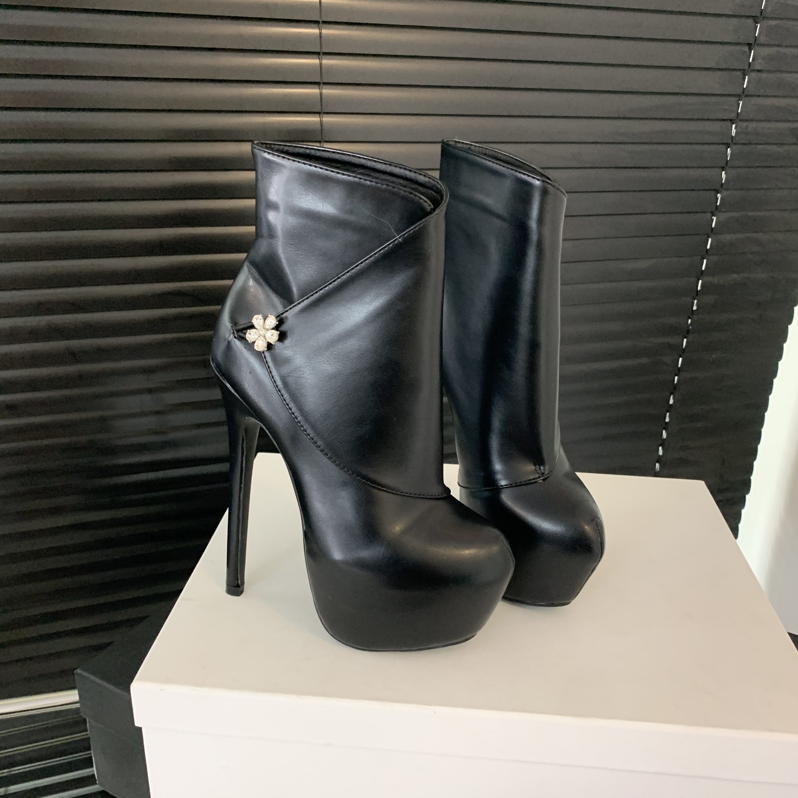 New 16cm High Heel Platform Rhinestone Decorated Women's Boots Sizes 35-42 - Image 5