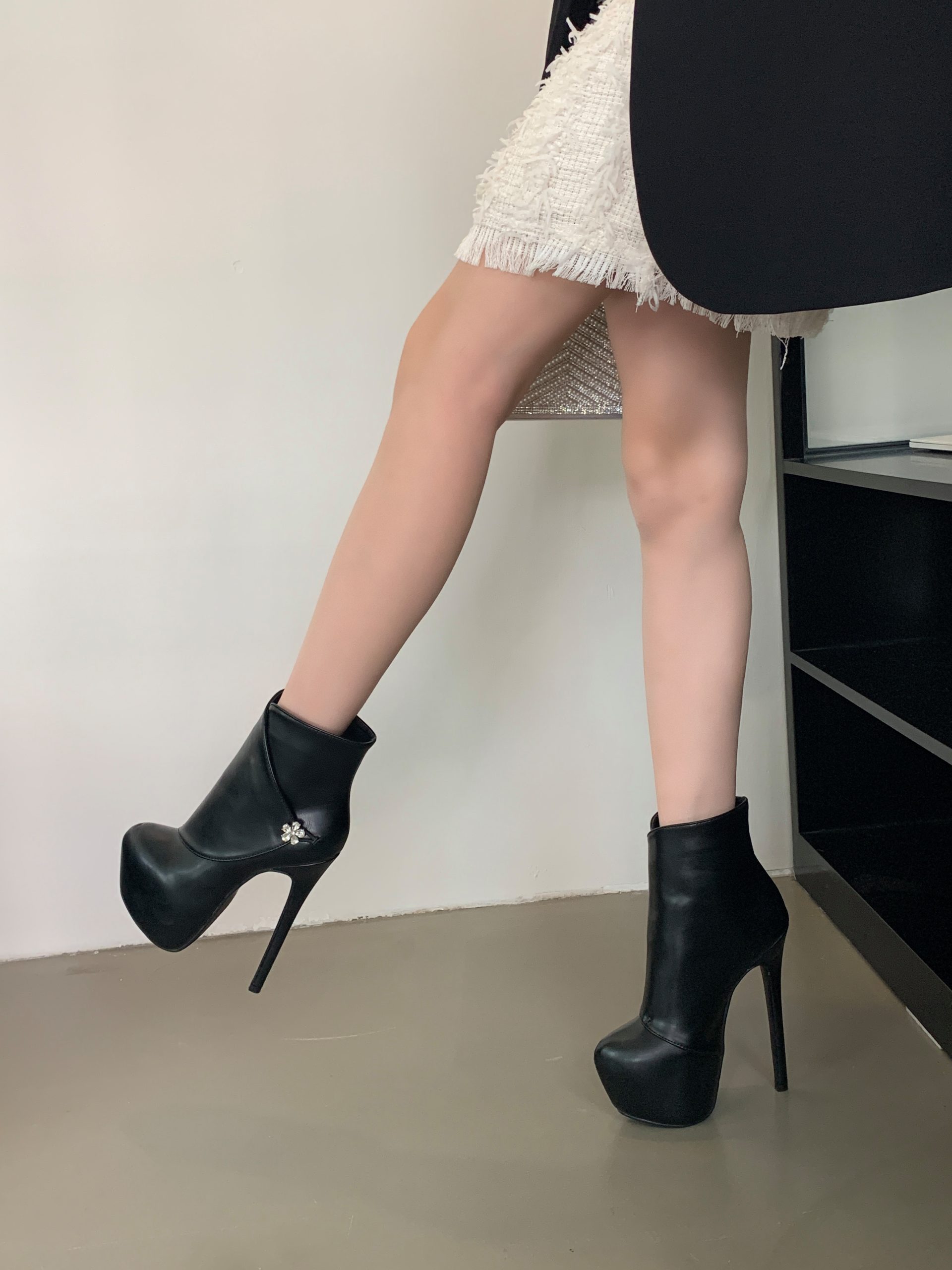 New 16cm High Heel Platform Rhinestone Decorated Women's Boots Sizes 35-42 - Image 4