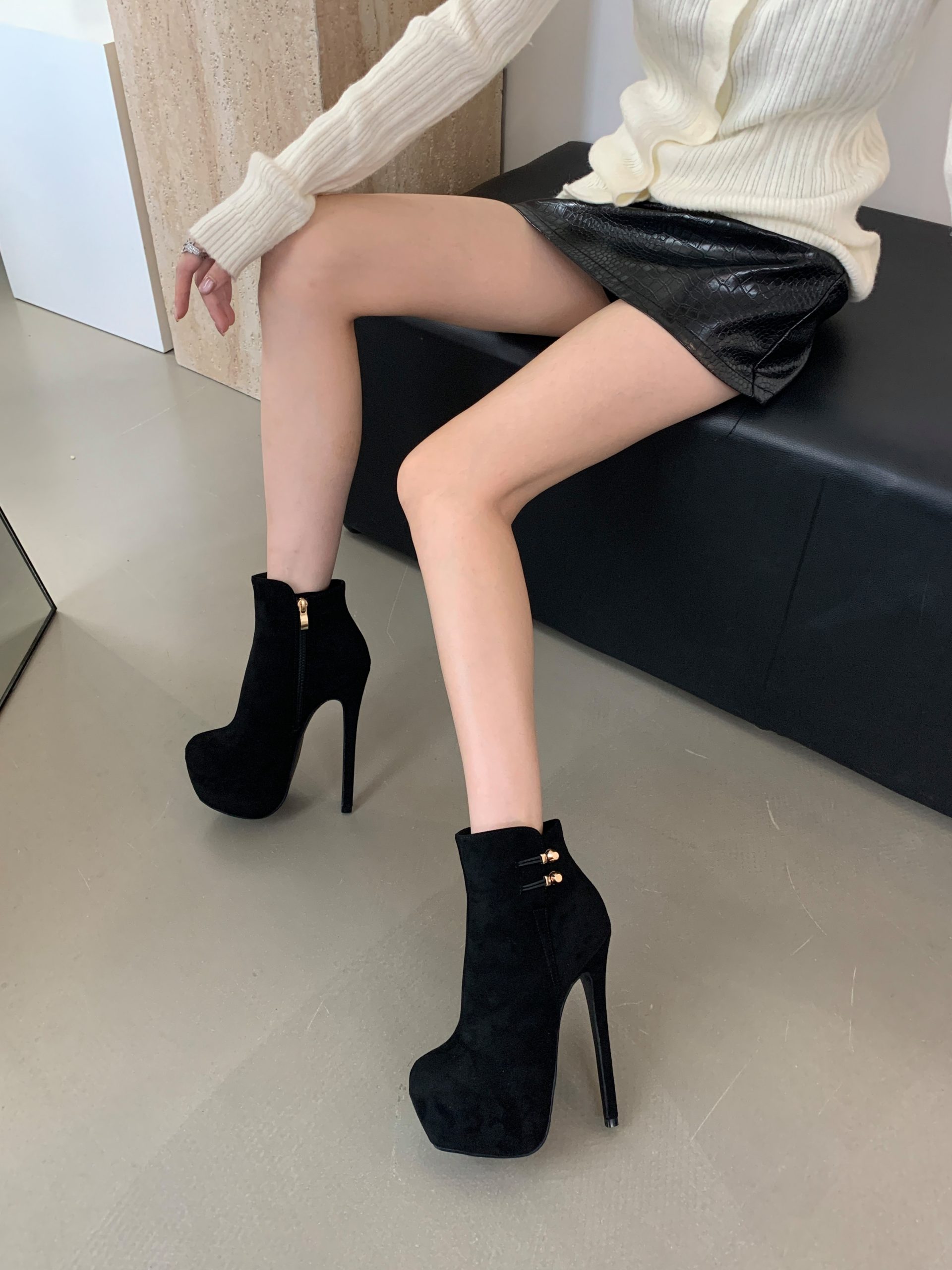 Sexy Women's Boots New 16CM High Heel Platform Boots 35-42 Metal Buckle Decoration Plus Size Women's Shoes