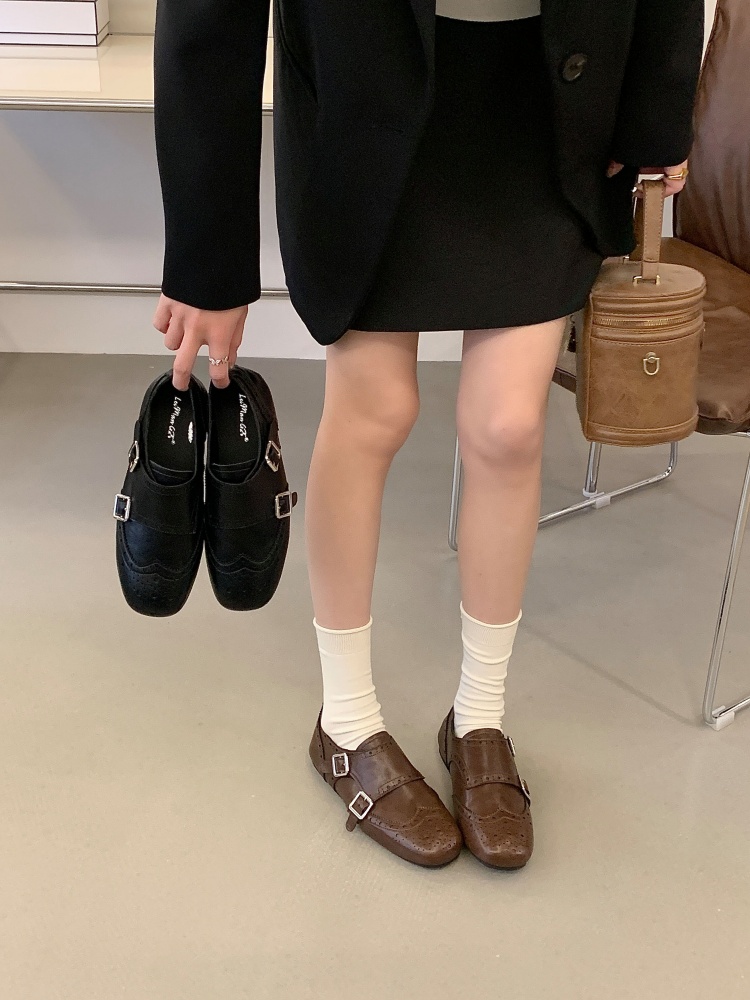 Vintage Carved Loafer Women Flat Comfortable Commuter Shoes British Leather Casual Shoes Large Size