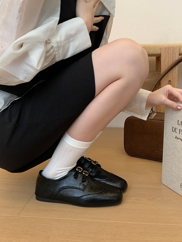 Fengda Women's 2026 Spring Carved Brogue Shoes Black Double Buckle Round Toe Flat British Style Leather Shoes - Image 2