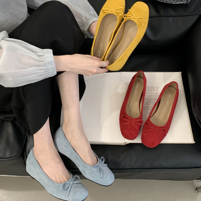 Women's Chunky Heel Ballet Flats with Hidden Height Increase - Retro Yellow Bowknot Slip-On Shoes